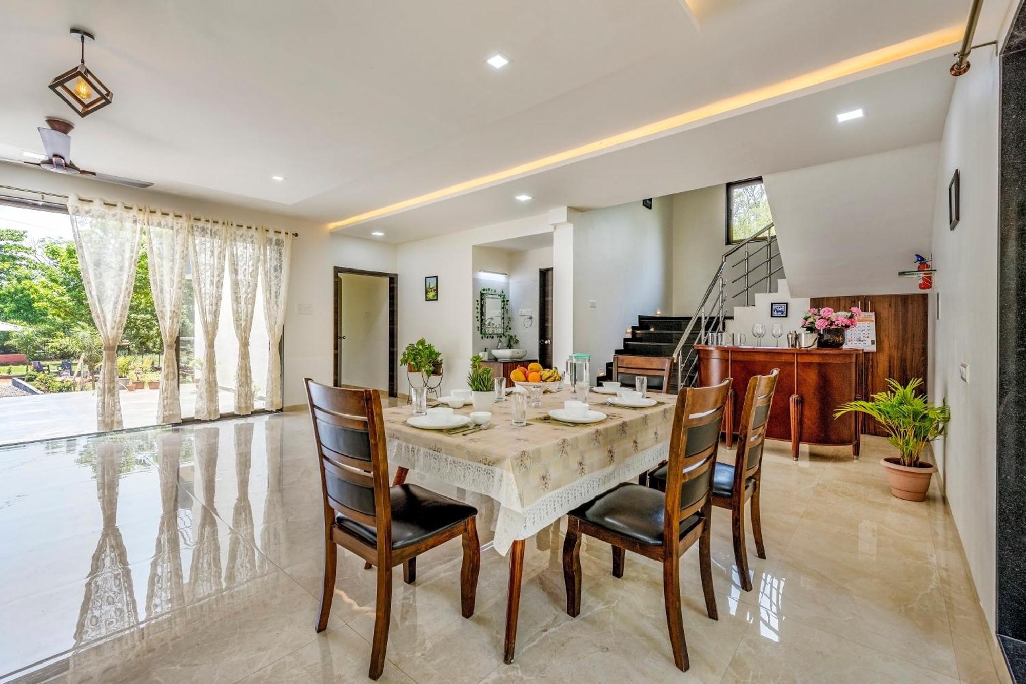 Saffronstays Lakeview Nivara - Farm Stay Villa With Private Pool Near Пуна Экстерьер фото